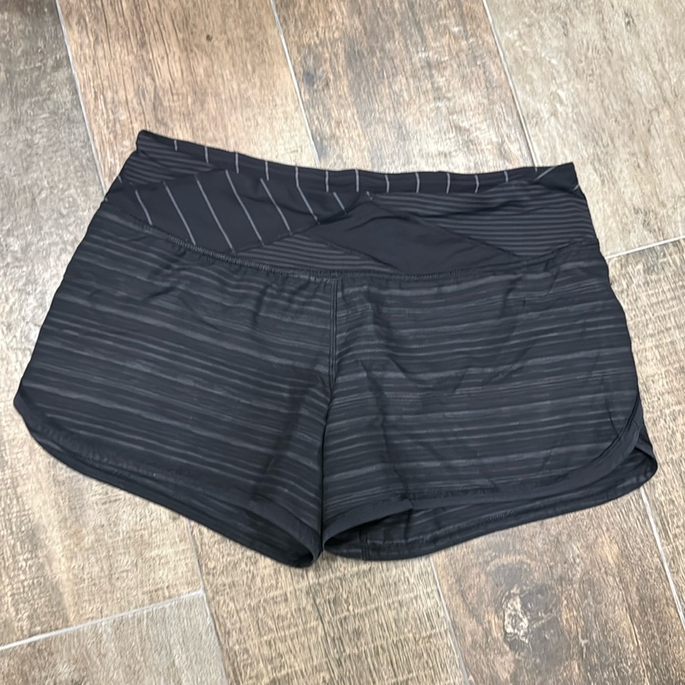 Lululemon shorts size 8